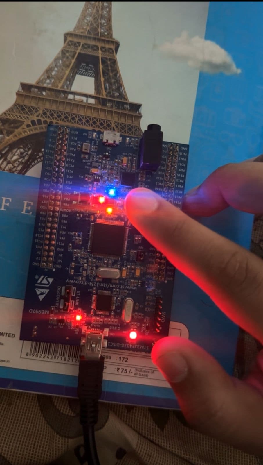 Multiple LED Control Using Switch Interrupt with Debouncing screenshot
